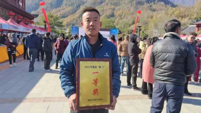 2025年，甘肃省陇南市康县天麻麻王评比及招商会在阳坝召开。三河坝镇斜坡村天麻种